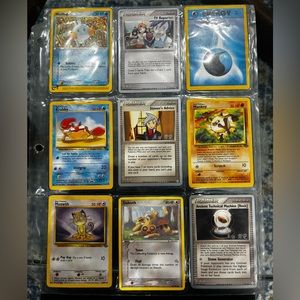 18 Pokémon cards perfect condition
